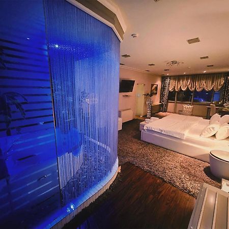 Hotel Rosa Blu Тирана Экстерьер фото