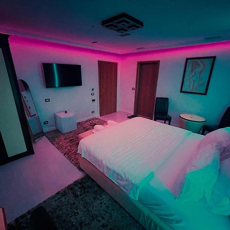 Hotel Rosa Blu Тирана Экстерьер фото
