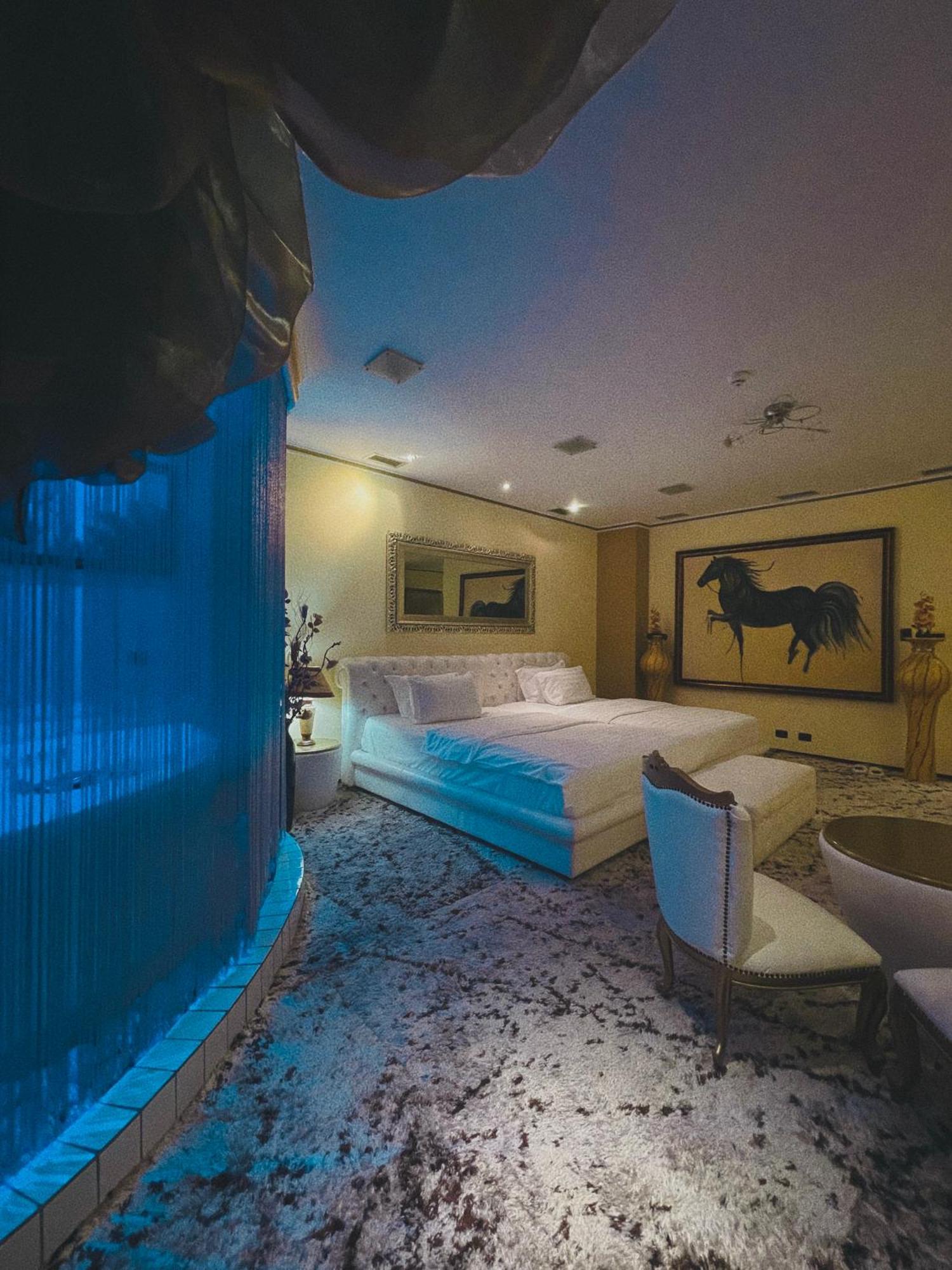 Hotel Rosa Blu Тирана Экстерьер фото