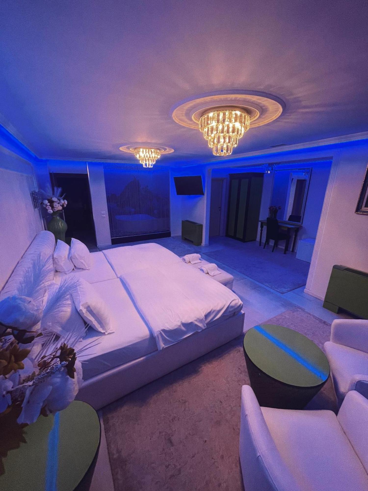 Hotel Rosa Blu Тирана Экстерьер фото