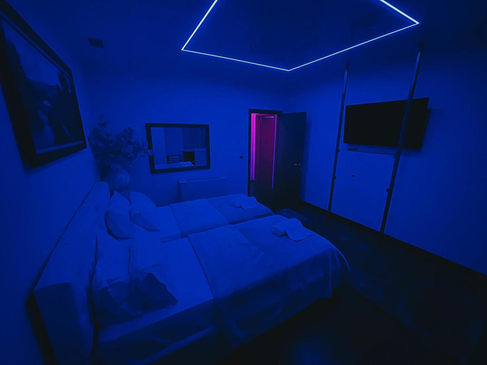 Hotel Rosa Blu Тирана Экстерьер фото