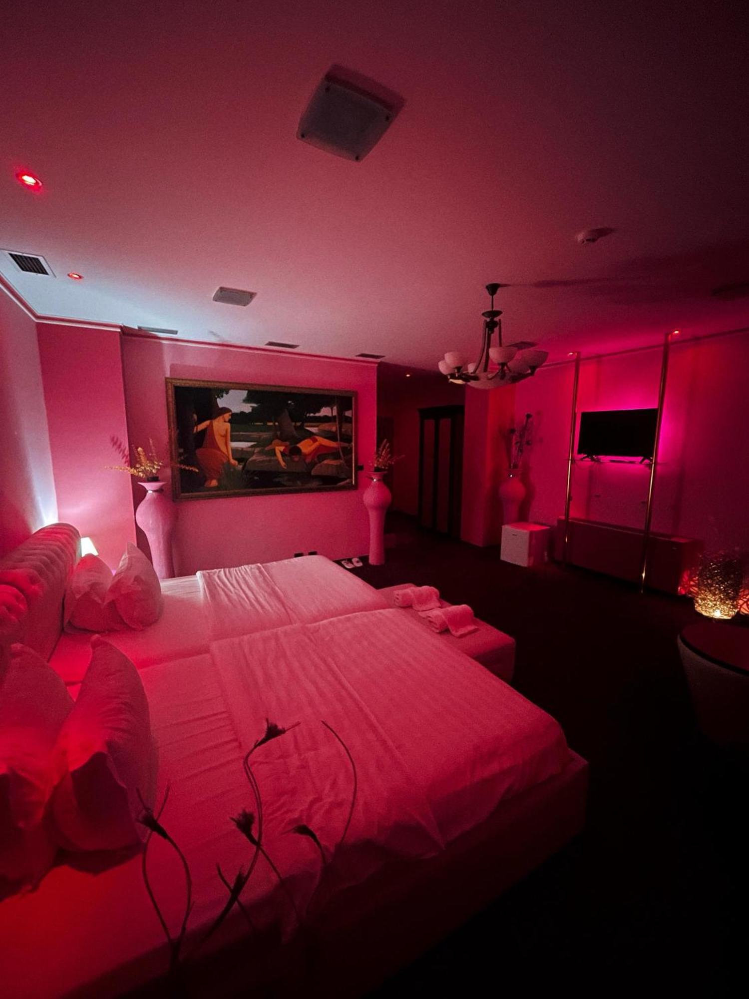 Hotel Rosa Blu Тирана Экстерьер фото